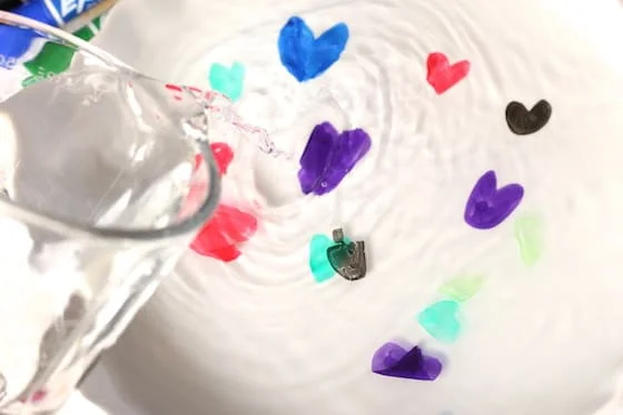 Dry Erase and Water “Floating Ink” Experiment